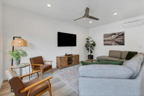 Newly furnished 5BD 4BA Townhome The Vue 30